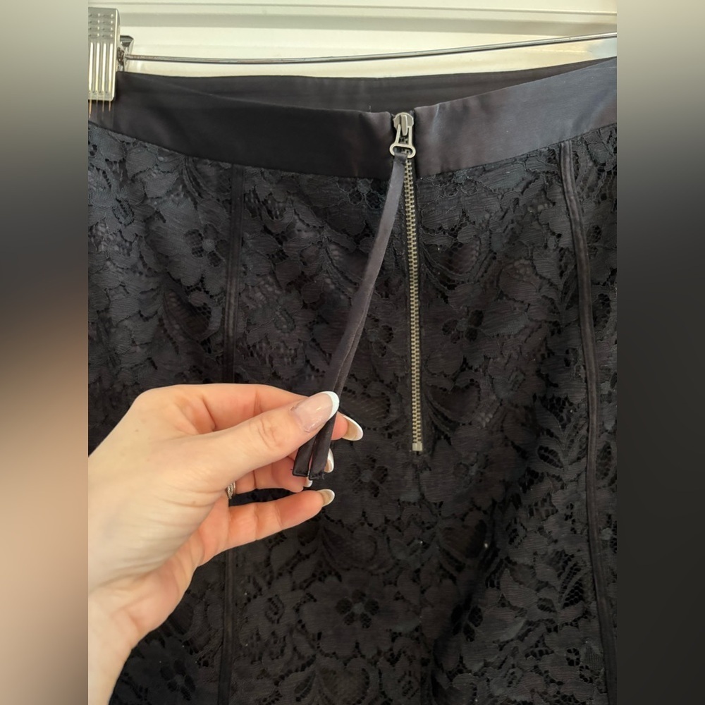 Club Monaco Pencil Skirt Lace Piping Coquette Slit Black Fitted Silk Size 4 - Picture 5 of 8